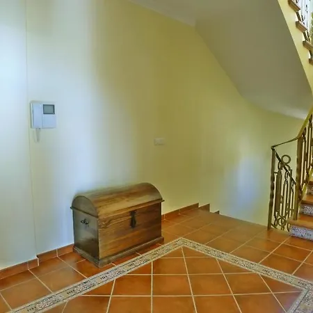 R1044 - Karina Βίλα