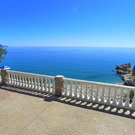 R1044 - Karina Villa