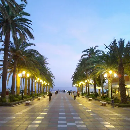 R1044 - Karina Βίλα *